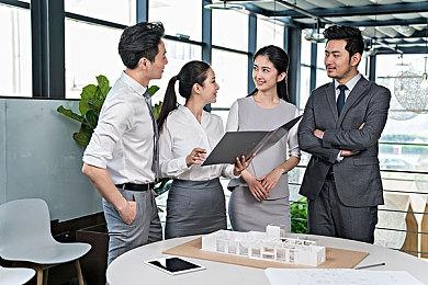 电影《芭比》“硬核甜心”版预告 7月21日全国上映